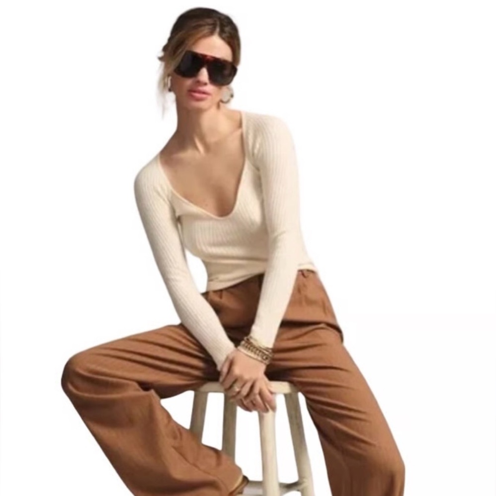 L*SPACE Sexy Fitted Ribbed Knit  Scoop Neckline Long Sleeve Sweater Small NWT